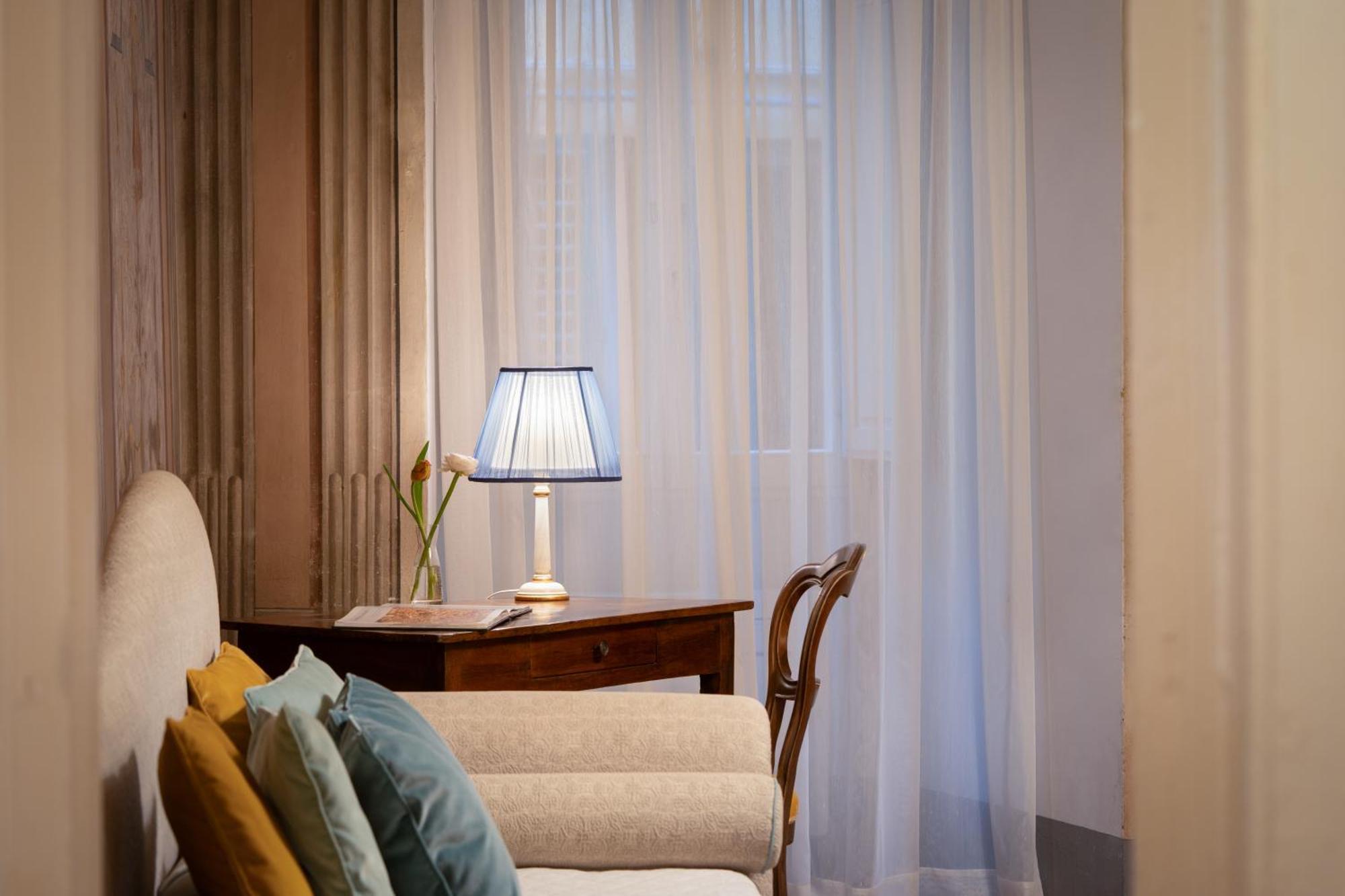 Piazza Pitti Palace - Residenza D'Epoca Флоренция Экстерьер фото