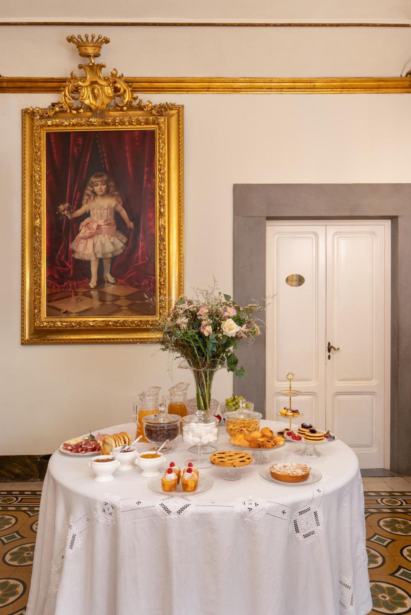 Piazza Pitti Palace - Residenza D'Epoca Флоренция Экстерьер фото