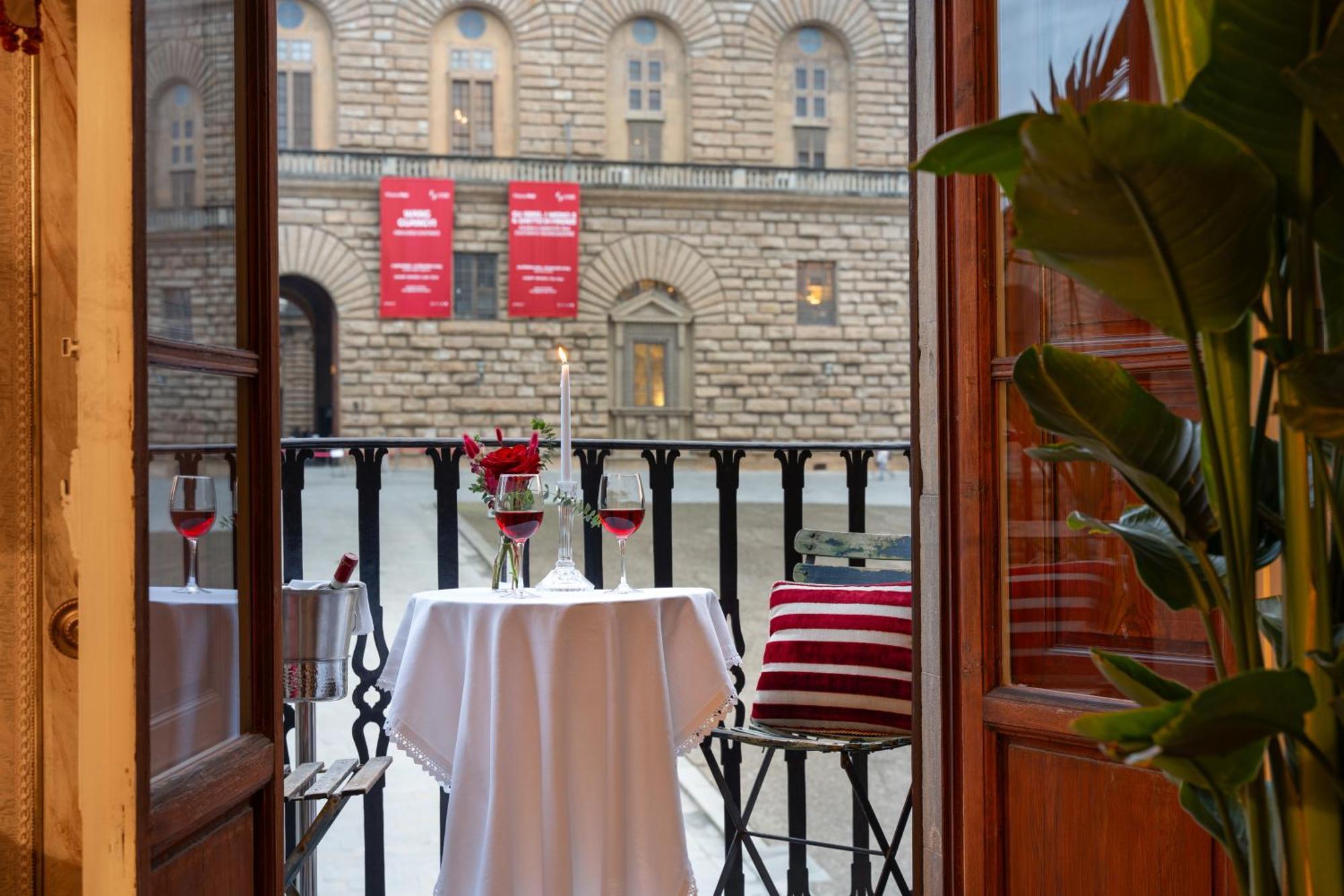 Piazza Pitti Palace - Residenza D'Epoca Флоренция Экстерьер фото
