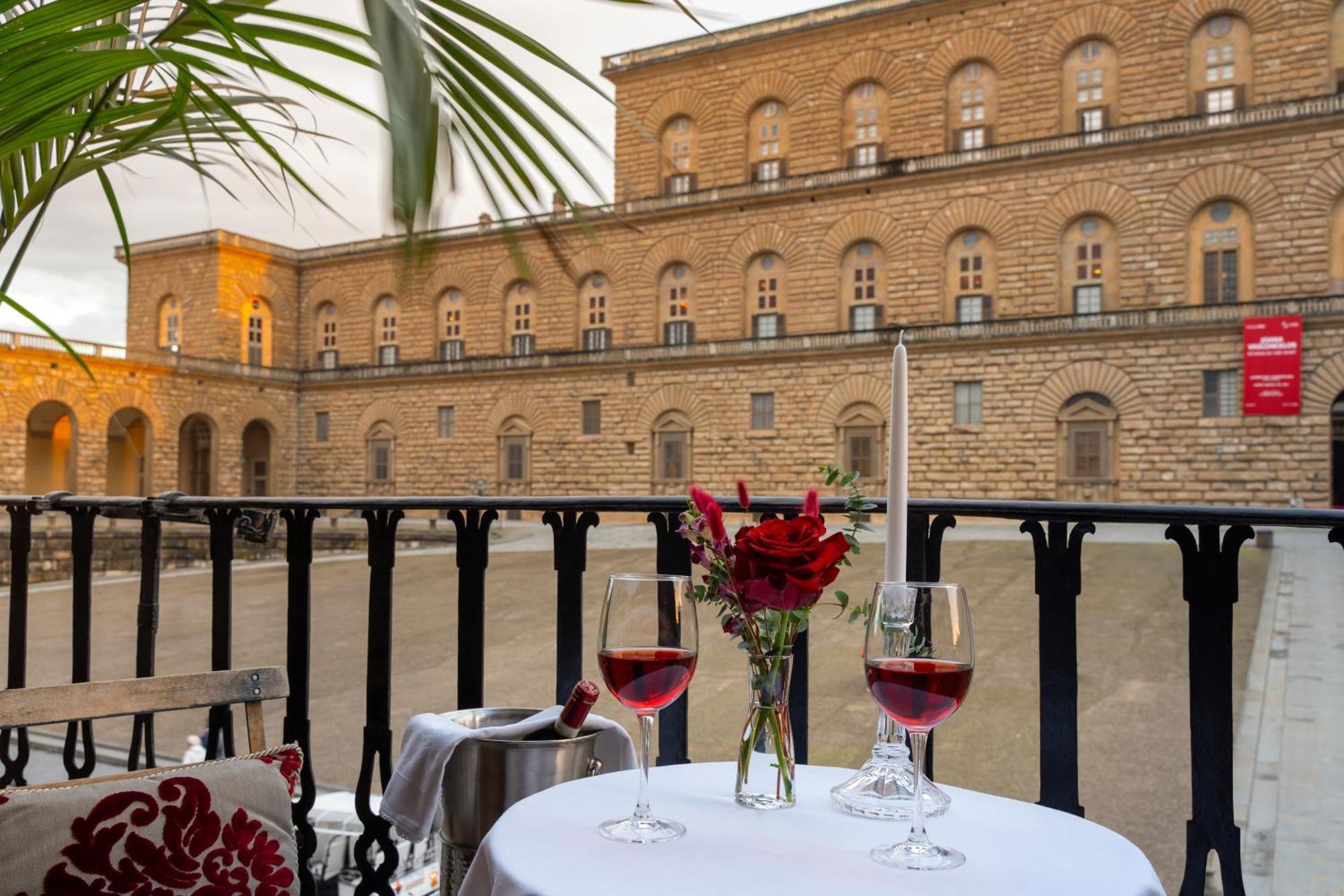 Piazza Pitti Palace - Residenza D'Epoca Флоренция Экстерьер фото