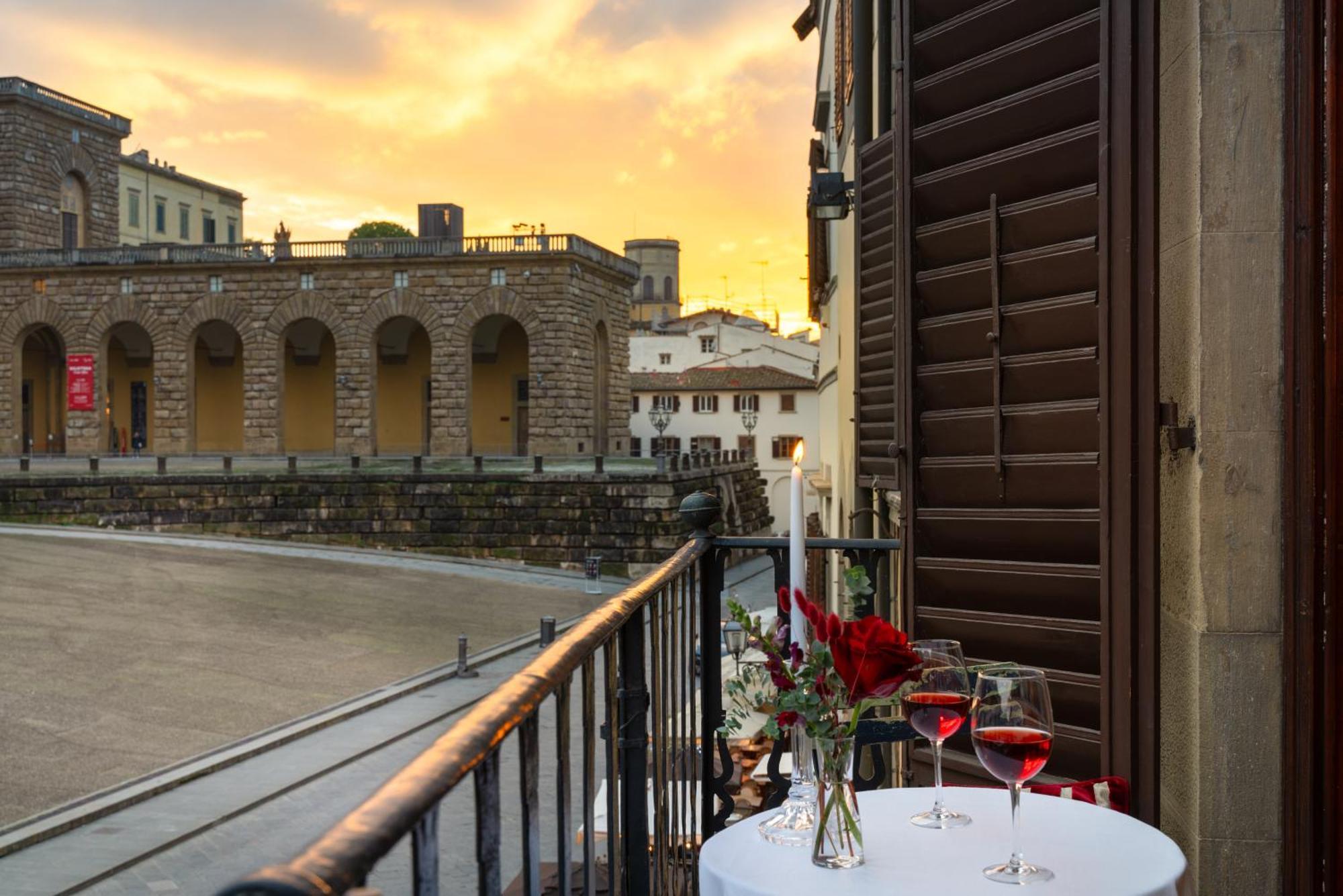 Piazza Pitti Palace - Residenza D'Epoca Флоренция Экстерьер фото