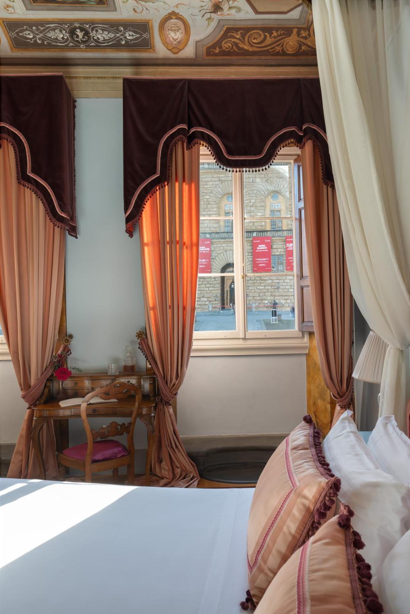 Piazza Pitti Palace - Residenza D'Epoca Флоренция Экстерьер фото